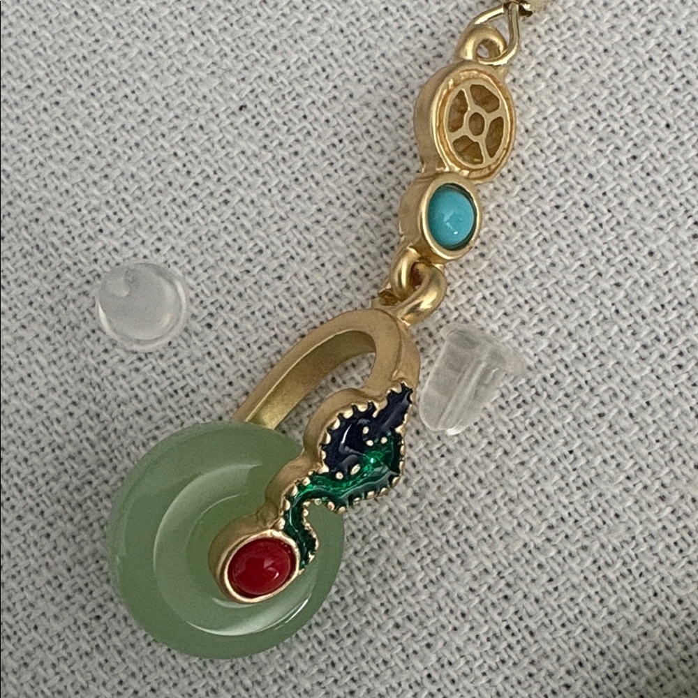 Elegant Gold and Green Earrings - Picture 6 of 6